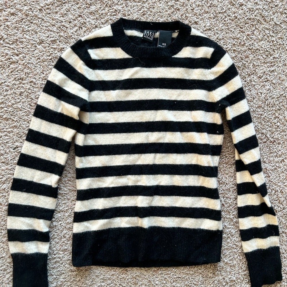 Saks Fifth Avenue Black and White Cashmere Sweater